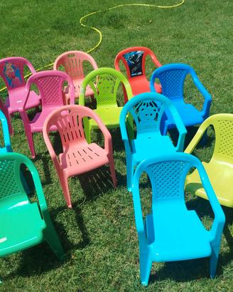 12 seggioline colorate per bambini