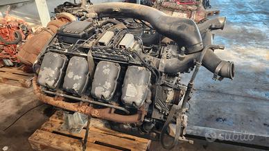 MOTORE SCANIA V8