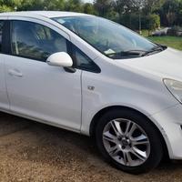 Opel Corsa D 1.2 63 CV 5 porte – 2012