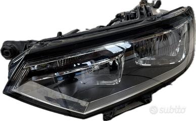 Faro sinistro Volkswagen Passat B8