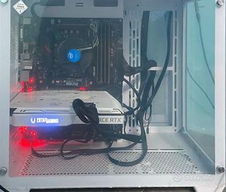 PC  da gaming con pannelli trasparenti