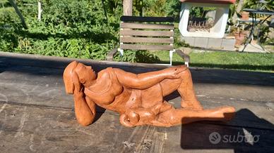 Susan luppino terracotta donna con cane