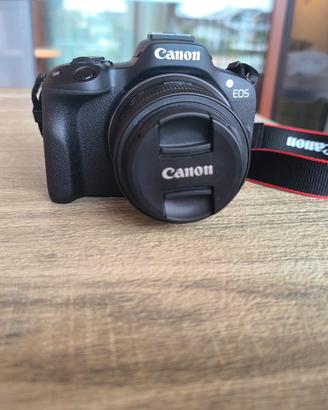 Canon EOS R50 - RF-S 18-45mm - Come nuovo