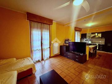 VILLA A SCHIERA A POGGIO TORRIANA