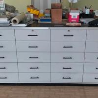 bancone con cassetti