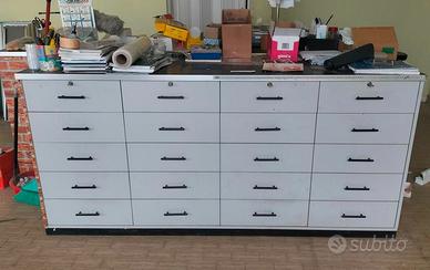 bancone con cassetti