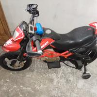 Moto ducati peg perego