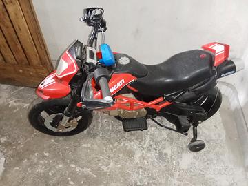 Moto ducati peg perego