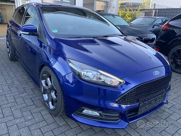 Ford Focus 2.0 ST 250cv