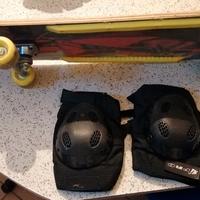 SKATEBOARD E GINOCCHIERE