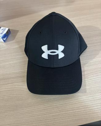 cappello under armour