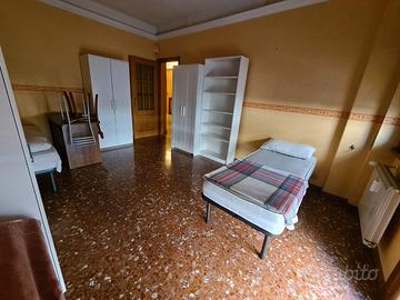 Posto letto in via Vestricio Spurinna, 105