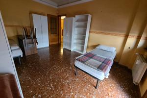 Posto letto in via Vestricio Spurinna, 105