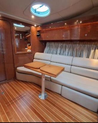 Imbarcazione 2006 Regal 37 con D4 Volvo Diesel DPH