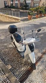 Aprilia Scarabeo 50 bianco 4 tempi 2015