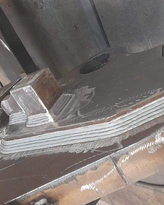 Saldatore esperto qualificato filo mig mag tig