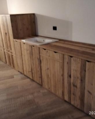 parete attrezzata per lavanderia con scrivania