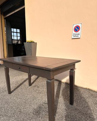 Tavolo per 4/6 persone in legno