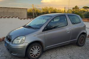 Toyota Yaris 1.0 benzina 2003 – da riparare/ricamb