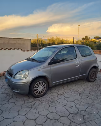 Toyota Yaris 1.0 benzina 2003 – da riparare/ricamb