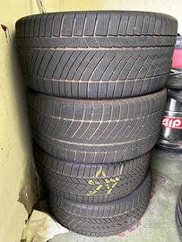 Gomme cayman 718