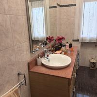 Mobile con marmo sospeso per bagno con specchio