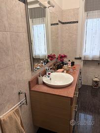 Mobile con marmo sospeso per bagno con specchio