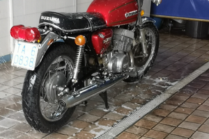 Suzuki gt 500