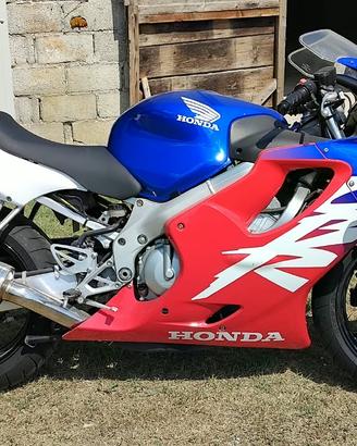 Honda cbr 600 f