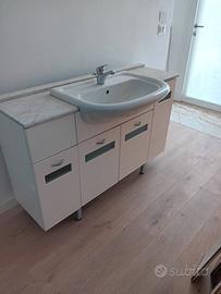 Bagno mobile lavandino