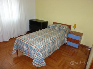 Camera singola in appartamento ristrutturato