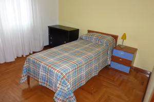 Camera singola in appartamento ristrutturato