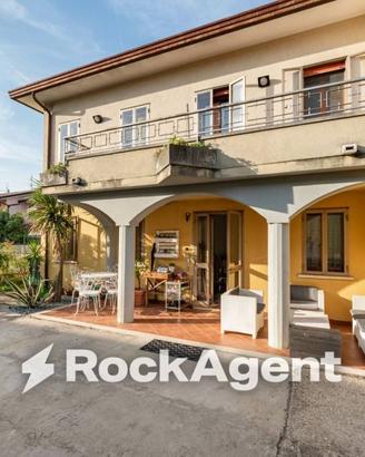 Villa di 180 m² con 5 locali e box auto a Abano Te