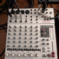 Mixer Phonic Helix Board+radiomicrofoni  microfoni