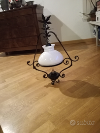 Lampadario in ferro battuto