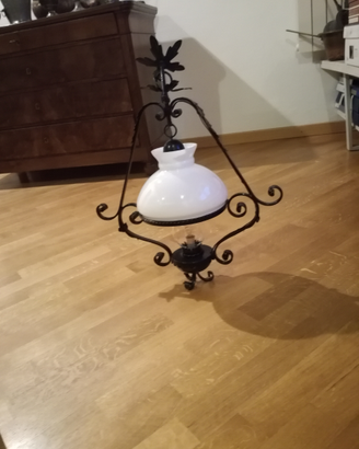 Lampadario in ferro battuto