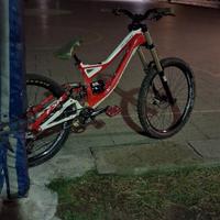 Specialized Demo 8 - taglia S - 1200€ trattabili