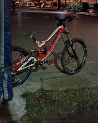 Specialized Demo 8 - taglia S - 1200€ trattabili