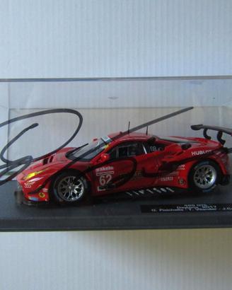Modellino Ferrari con autografo G. Fisichella