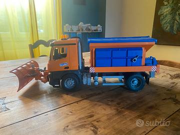 Camion spazzaneve giocattolo