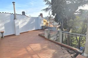 Casa su due livelli e terrazza