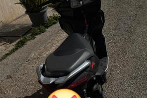 aprilia sr gt 125