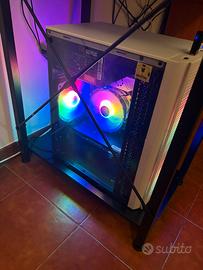 Pc gaming con postazione