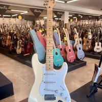 FENDER AMERICAN TRADITIONAL STRATOCASTER WHT + CUS