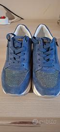 scarpe in blu
