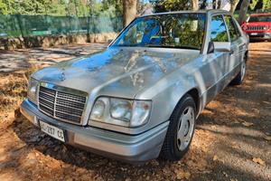 Mercedes E 200