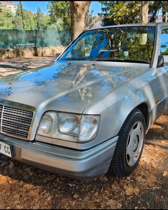 Mercedes E 200