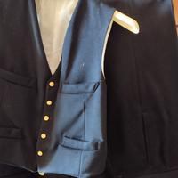 vestito completo con berretto e cappotto della mar