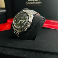 Omega SPEEDMASTER Moonwatch in zaffiro