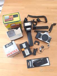 CANON EOS 500N + MATERIALE PELLICOLA STOCK+FLASH